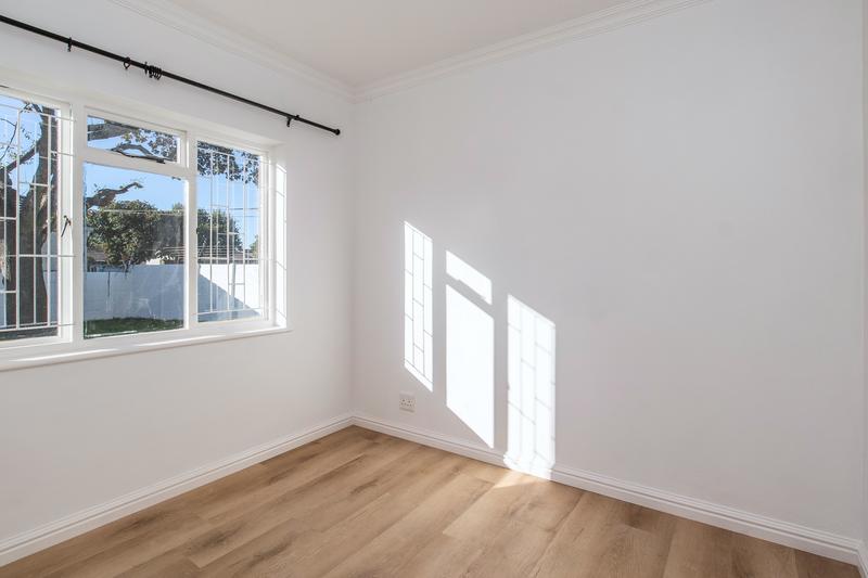 To Let 4 Bedroom Property for Rent in Constantia Western Cape